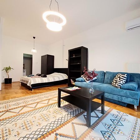Hero'S Square Apartment Budapest Ngoại thất bức ảnh