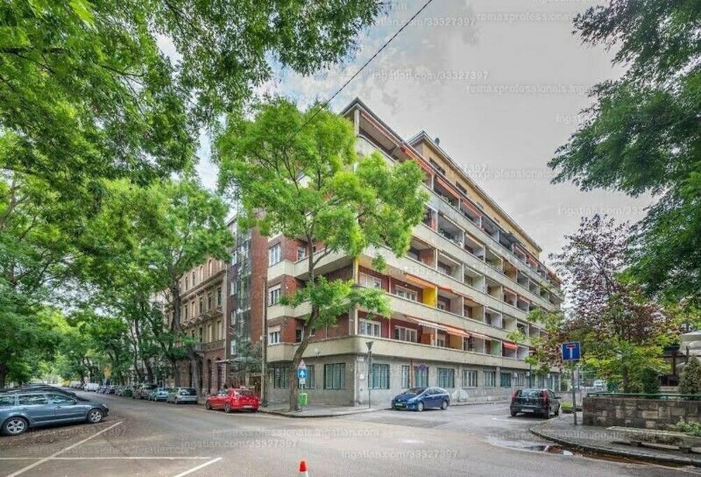Hero'S Square Apartment Budapest Ngoại thất bức ảnh